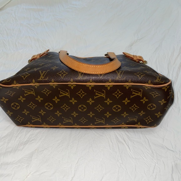 Louis Vuitton Batignolles - Picture 12 of 15